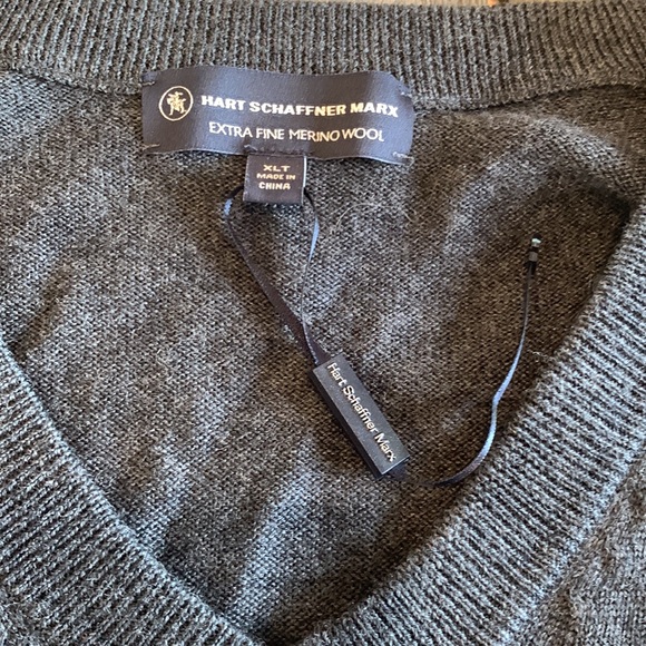Hart Schaffner Marx Extra Fine Merino Wool Charcoal V-neck Sweater - Picture 4 of 5